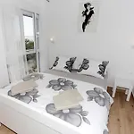 Ni-ka Apartment